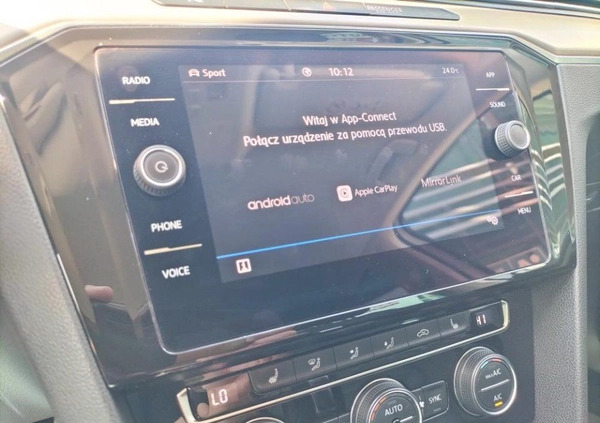 Volkswagen Passat cena 109900 przebieg: 135094, rok produkcji 2019 z Sanok małe 596